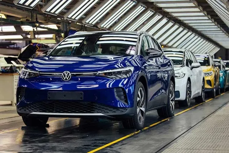 Volkswagen เรียกคืนรถยนต์ไฟฟ้าเกือบ 100,000 คันทั่วโลก แบตเตอรี่มีข้อบกพร่องเสี่ยงอันตราย