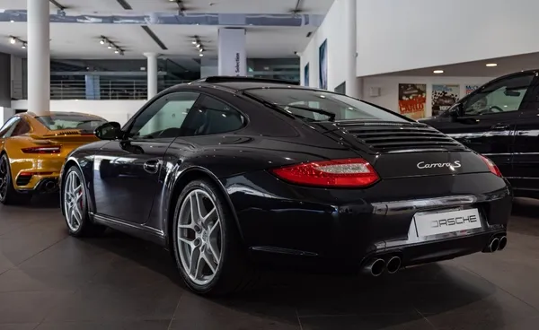 Porsche ปรับโครงสร้างครั้งใหญ่: ปิด 3 ธุรกิจนอกกลุ่ม ลดพนักงาน รับมือยอดขายจีนซบเซาและต้นทุน EV