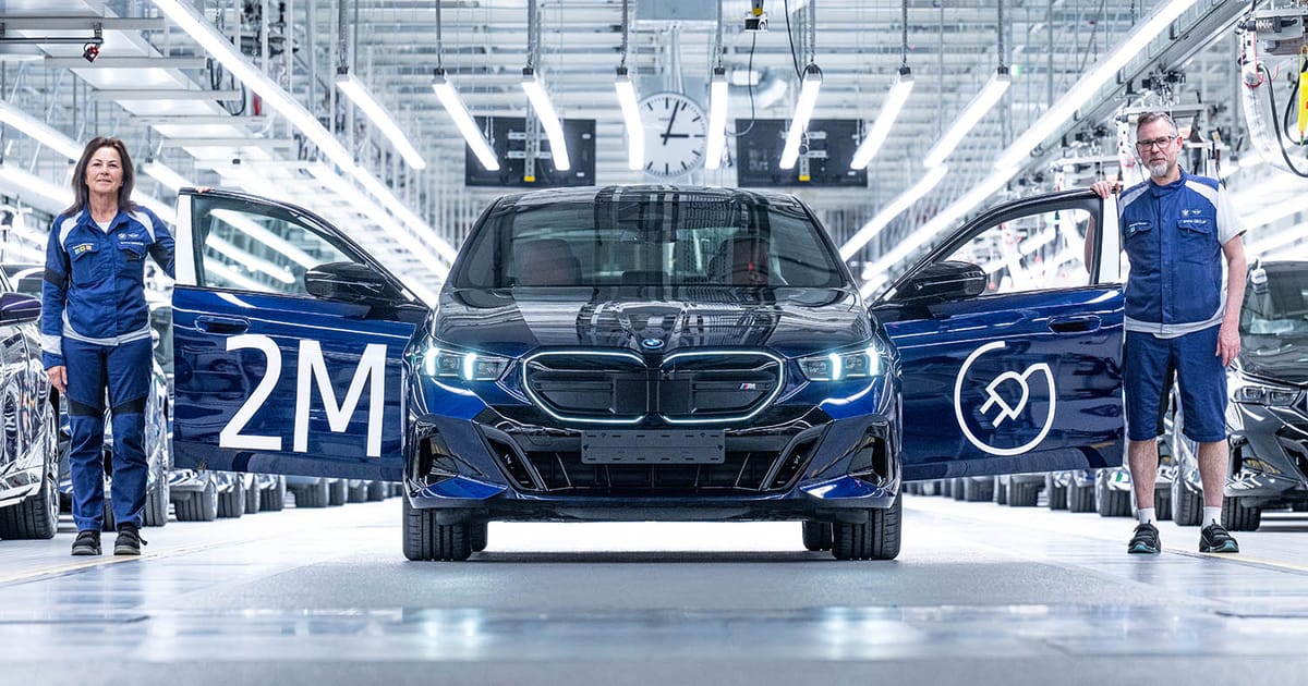 BMW ฉลองความสำเร็จครั้งยิ่งใหญ่: ผลิตรถยนต์ไฟฟ้า All-electric ครบ 2 ล้านคัน ณ โรงงาน Dingolfing