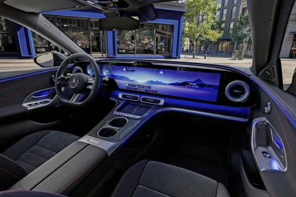 เผยโฉมสุดอลังการ! ภายใน Mercedes-Benz C-Class EV ใหม่ พร้อมหน้าจอ MBUX Hyperscreen 39.1 นิ้ว