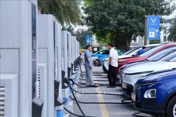 ป้องกันการหยุดชะงัก: VCCI เสนอขยายนโยบายยกเว้นค่าธรรมเนียมรถยนต์ไฟฟ้าถึงปี 2030