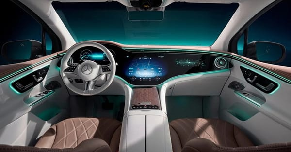 Mercedes-Benz ผสานปุ่มกดจริงและจอยักษ์: การคืนสู่สมดุลเพื่อประสบการณ์ขับขี่เหนือระดับ