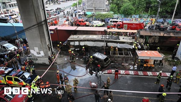 เปิดนาทีสลด! รถไฟชนรถเมล์จุดตัดอโศก ไฟลุกท่วม คร่า 8 ชีวิต บาดเจ็บ 32 ราย